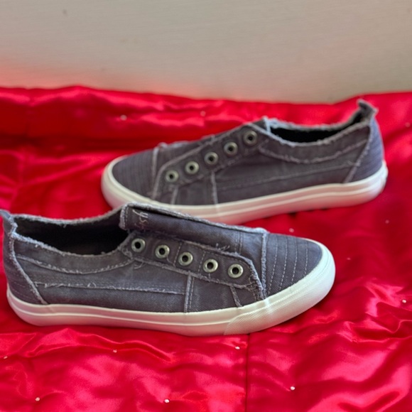 Blowfish Malibu slip on sneaker - Picture 2 of 3